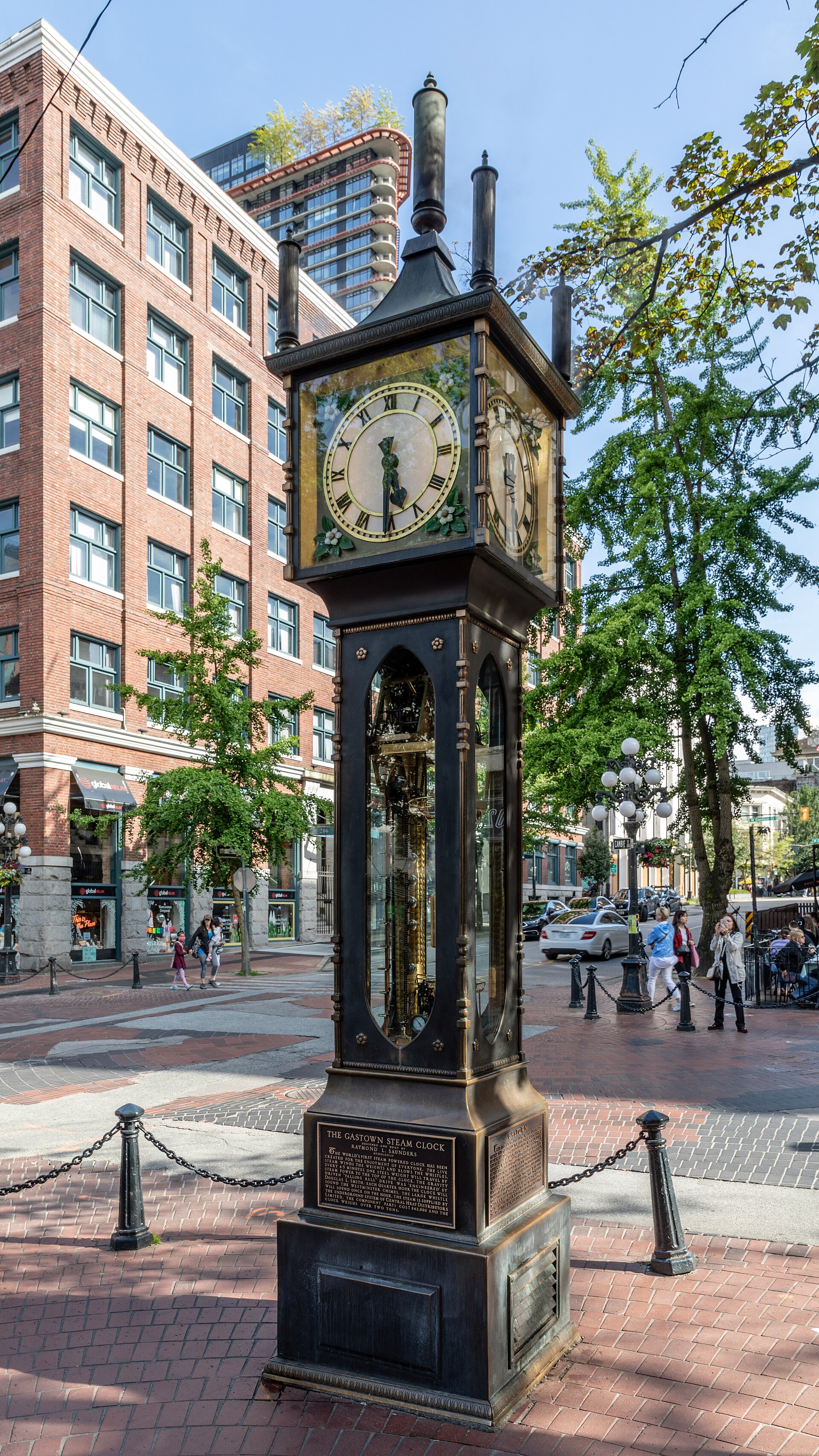 Gastown Steam Clock in Vancouver at dusk